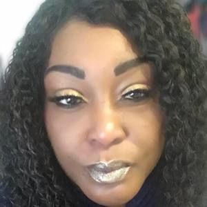 Meet your Posher, Ramona